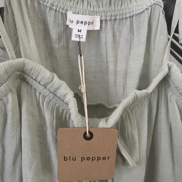 BLU PEPPER Ruffle Tiered Green Top NWT - Picture 3 of 6